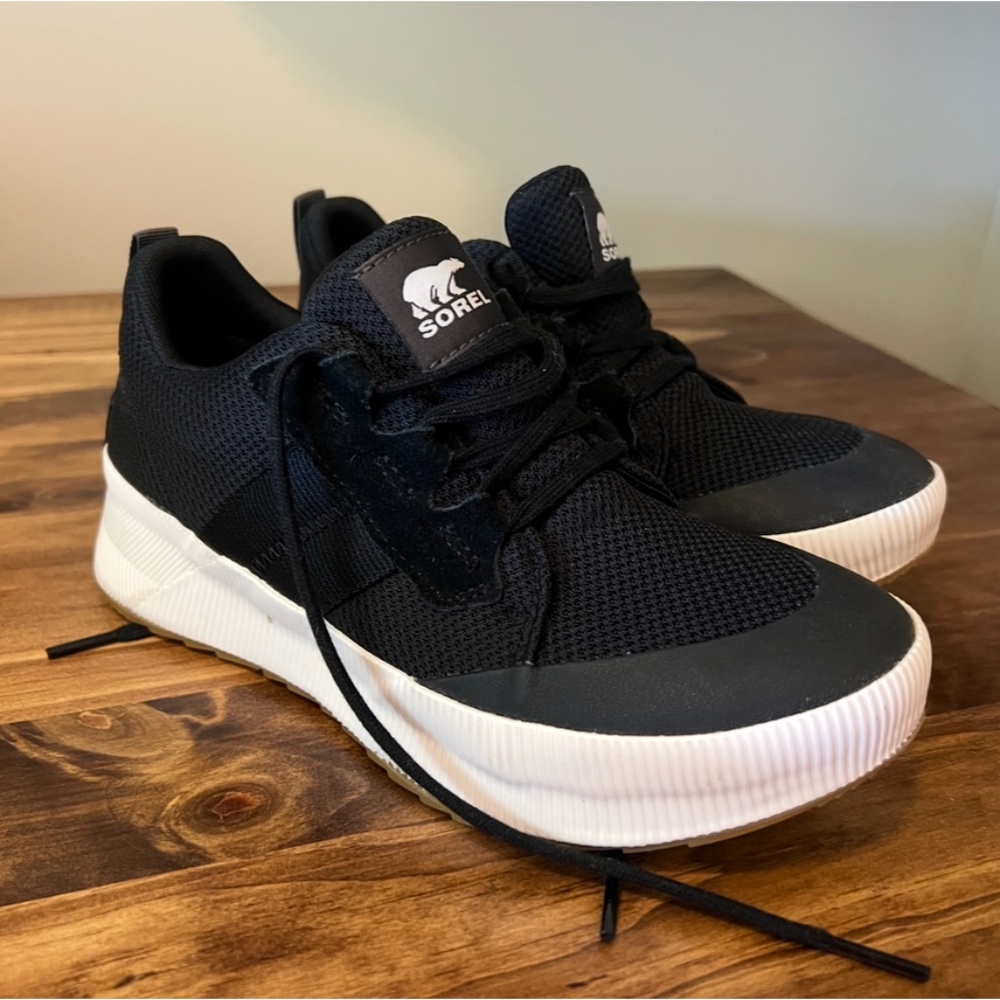 SOREL waterproof in and out sneakers women’s size 7.5